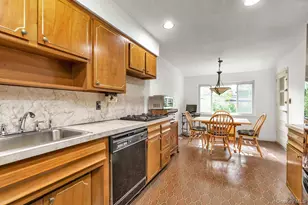 22 Valley Ln W, Woodmere, NY 11581 - Photo 9