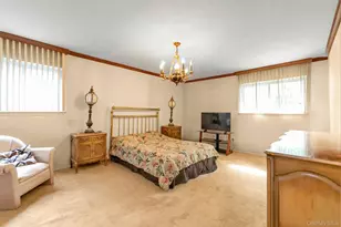 22 Valley Ln W, Woodmere, NY 11581 - Photo 11