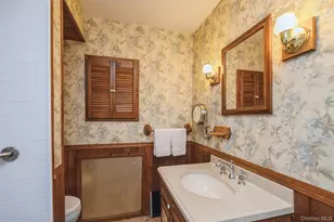99 Barwick St, Floral Park, NY 11001 - Photo 23