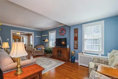 99 Barwick Street, Floral Park, NY 11001 - Photo 9