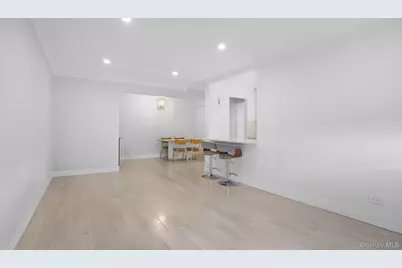 66-15 Wetherole St #E4, Rego Park, NY 11374 - Photo 3