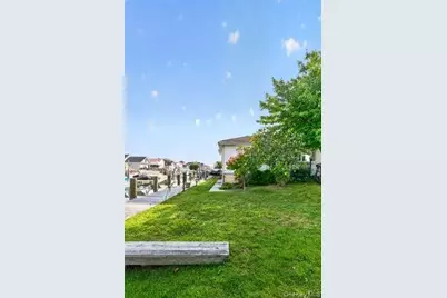 84 E Lido Promenade, Lindenhurst, NY 11757 - Photo 31