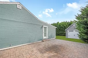 28 Academy Ln, Oakdale, NY 11769 - Photo 19