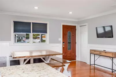 28 Academy Lane, Oakdale, NY 11769 - Photo 5