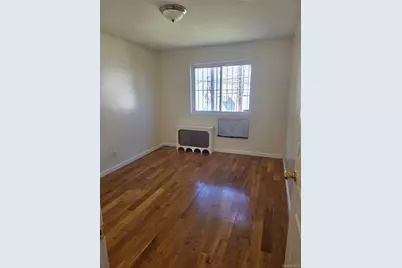 195-25 Woodhull Avenue #2nd fl, Hollis, NY 11423 - Photo 9