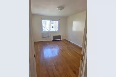 195-25 Woodhull Avenue #2nd fl, Hollis, NY 11423 - Photo 7