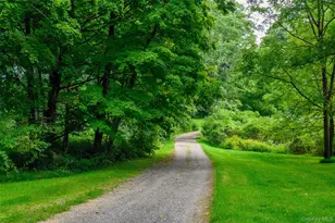 264 Quaker Hill Rd, Pawling, NY 12564 - Photo 3