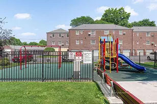 60-47 251st St, Little Neck, NY 11362 - Photo 15