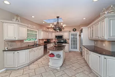 7 Ona Avenue, Dix Hills, NY 11746 - Photo 9