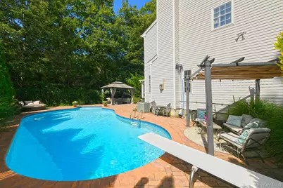 7 Ona Avenue, Dix Hills, NY 11746 - Photo 37