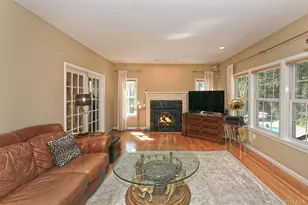 7 Ona Ave, Dix Hills, NY 11746 - Photo 17