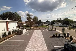 1220 Doges Prom, Copiague, NY 11757 - Photo 25