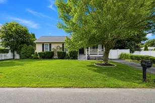 13 Adobe Dr, Shirley, NY 11967 - Photo 3