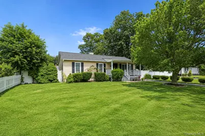 13 Adobe Drive, Shirley, NY 11967 - Photo 5