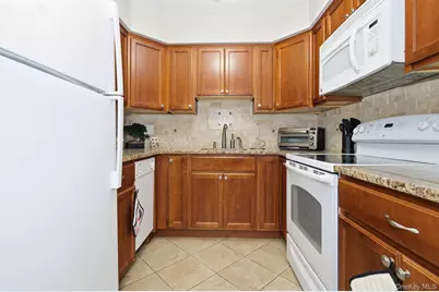 27 Walden Court #F, Yorktown Heights, NY 10598 - Photo 5