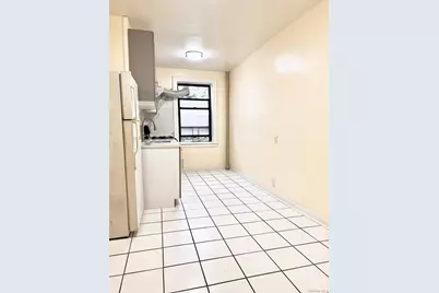 61-40 Saunders St #A12, Rego Park, NY 11374 - Photo 3