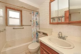 12 Hull Ave, New Hyde Park, NY 11040 - Photo 17