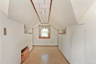 12 Hull Ave, New Hyde Park, NY 11040 - Photo 19