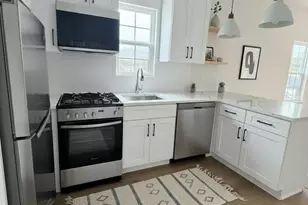 1220 Doges Prom, Copiague, NY 11757 - Photo 9