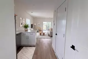 1220 Doges Prom, Copiague, NY 11757 - Photo 11