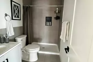 1220 Doges Prom, Copiague, NY 11757 - Photo 13