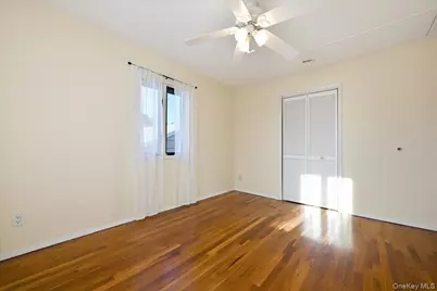 1420 Holiday Park Drive, Wantagh, NY 11793 - Photo 17