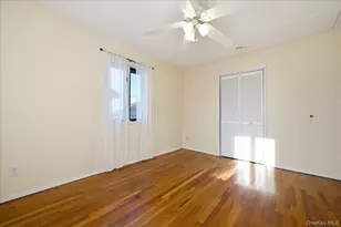 1420 Holiday Park Dr, Wantagh, NY 11793 - Photo 17