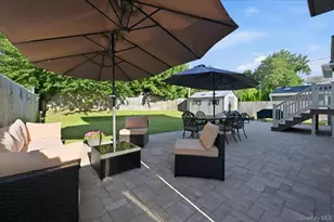 1420 Holiday Park Dr, Wantagh, NY 11793 - Photo 29