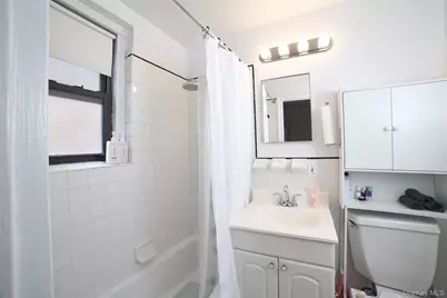 68 E Hartsdale Avenue #5E, Hartsdale, NY 10530 - Photo 9