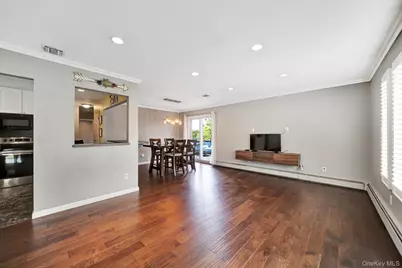 285 N Oak Street, Massapequa, NY 11758 - Photo 19