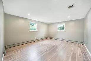 285 N Oak St, Massapequa, NY 11758 - Photo 11