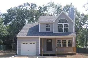 10 Iowa St, Coram, NY 11727 - Photo 3