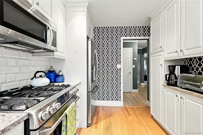 35 Reid Avenue, Rockville Centre, NY 11570 - Photo 17