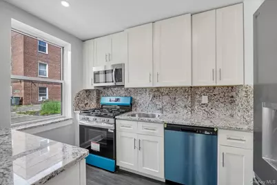 141-15 Union Turnpike #1-O, Flushing, NY 11367 - Photo 3