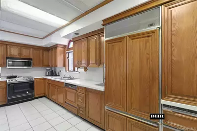 272 Exeter Street, Brooklyn, NY 11235 - Photo 11