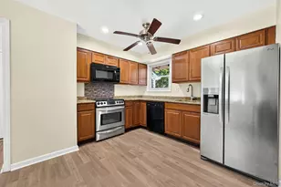 469 Carnation Dr, Shirley, NY 11967 - Photo 19