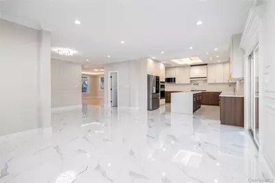 76 Gerard Avenue W, Malverne, NY 11565 - Photo 11