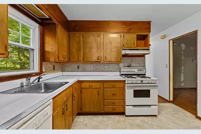 11 Woodycrest Drive, Northport, NY 11768 - Photo 5