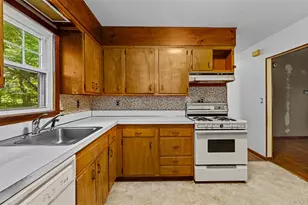 11 Woodycrest Dr, Northport, NY 11768 - Photo 5