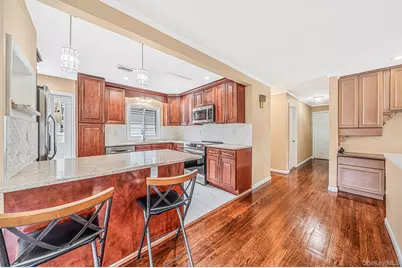 5 Willets Drive, Syosset, NY 11791 - Photo 9