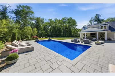 6 Castle Court, Woodbury, NY 11797 - Photo 11
