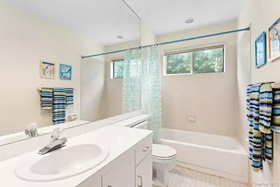 40 Peacock Path, East Quogue, NY 11942 - Photo 15