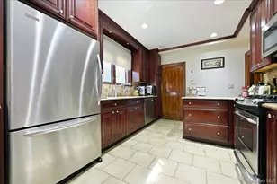 201 Glenmore St, East Williston, NY 11596 - Photo 9