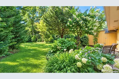 39 Daly Court, Riverhead, NY 11901 - Photo 17