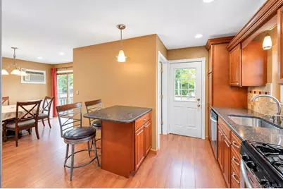 325 Beachview Street, Copiague, NY 11726 - Photo 7