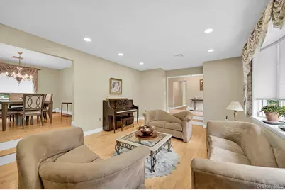 15 Ramapo Lane, Chestnut Ridge, NY 10952 - Photo 9
