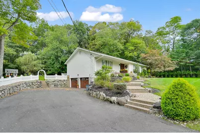 15 Ramapo Lane, Chestnut Ridge, NY 10952 - Photo 3