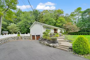 15 Ramapo Ln, Chestnut Ridge, NY 10952 - Photo 3