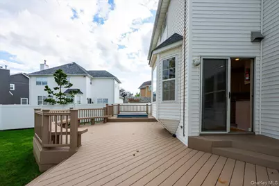 136 Cranberry Court, Melville, NY 11747 - Photo 27