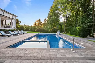 105 Woodhill Ln, Manhasset, NY 11030 - Photo 43